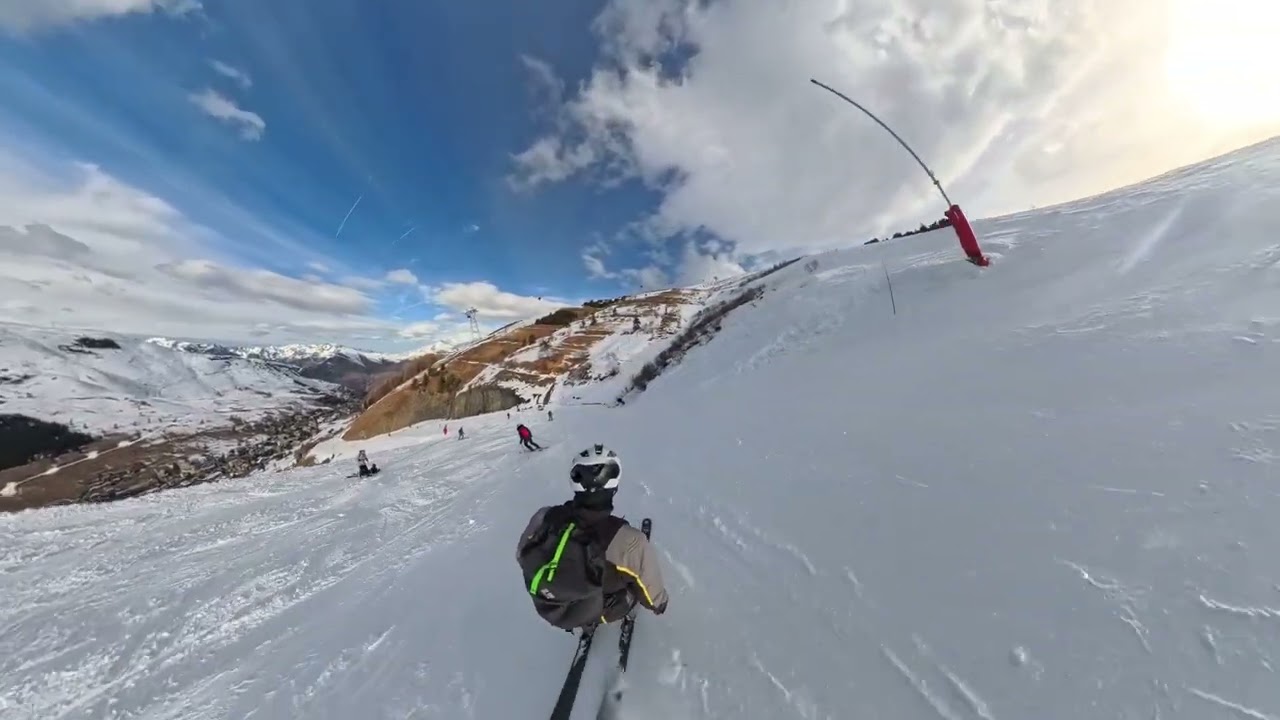 Sunday Traffic, Les Deux Alpes Skiing, December 2025