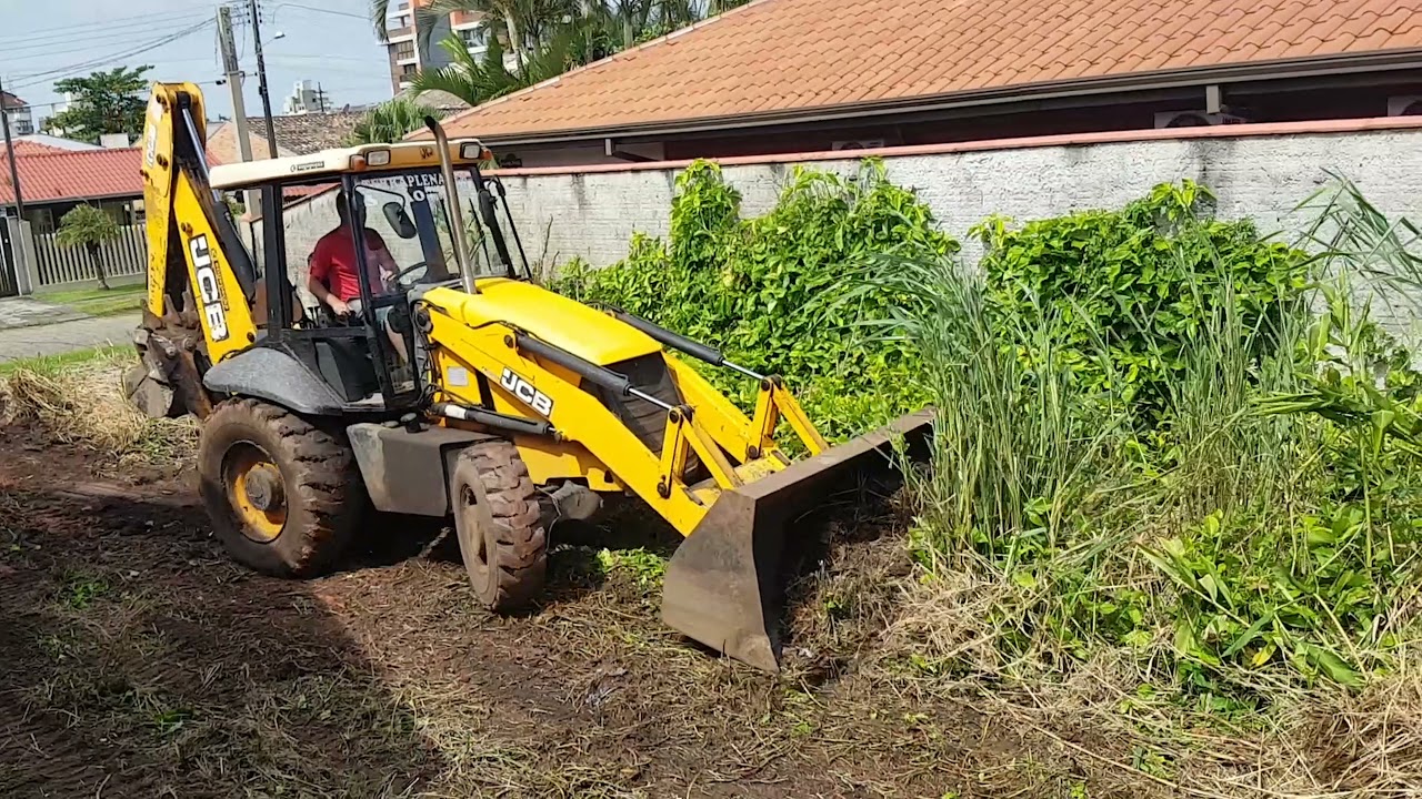 Limpeza de terreno para tirar mato pesado
