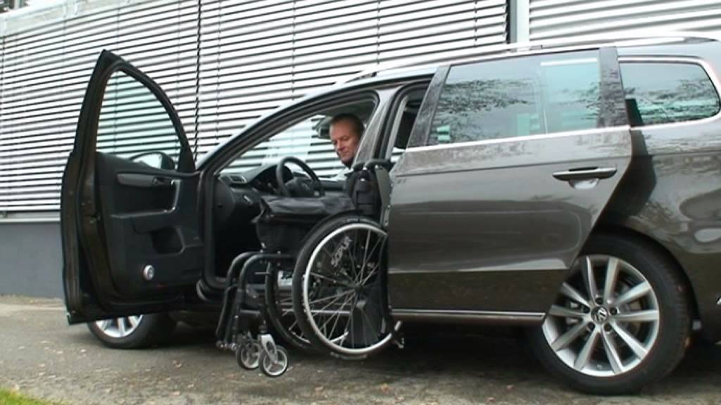 Der LADEBOY S2 im VW Passat Variant Bj. 2012 / Rollstuhlverladehilfe von Rausch Technik GmbH