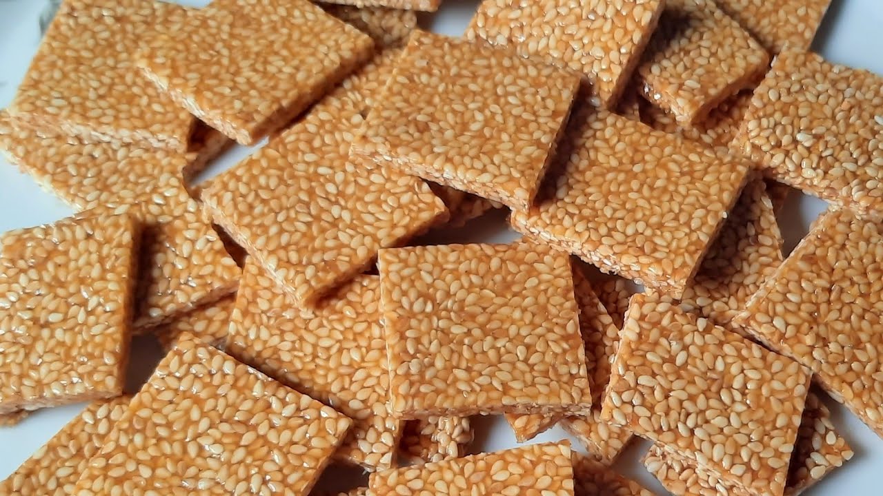 मकरसंक्रांत स्पेशल फक्त 10 मिनिटात बनणारी तिळाची वडी रेसीपी / Tilgul Chikki Recipe😊