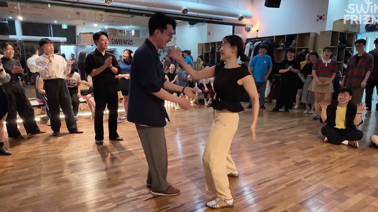 팔뤄의 리딩을 따르세요 휴먼, 그렇지 않을경우 응징이 있을 수 있습니다✋ JamCircle 스윙댄스 02/22 korea🇰🇷