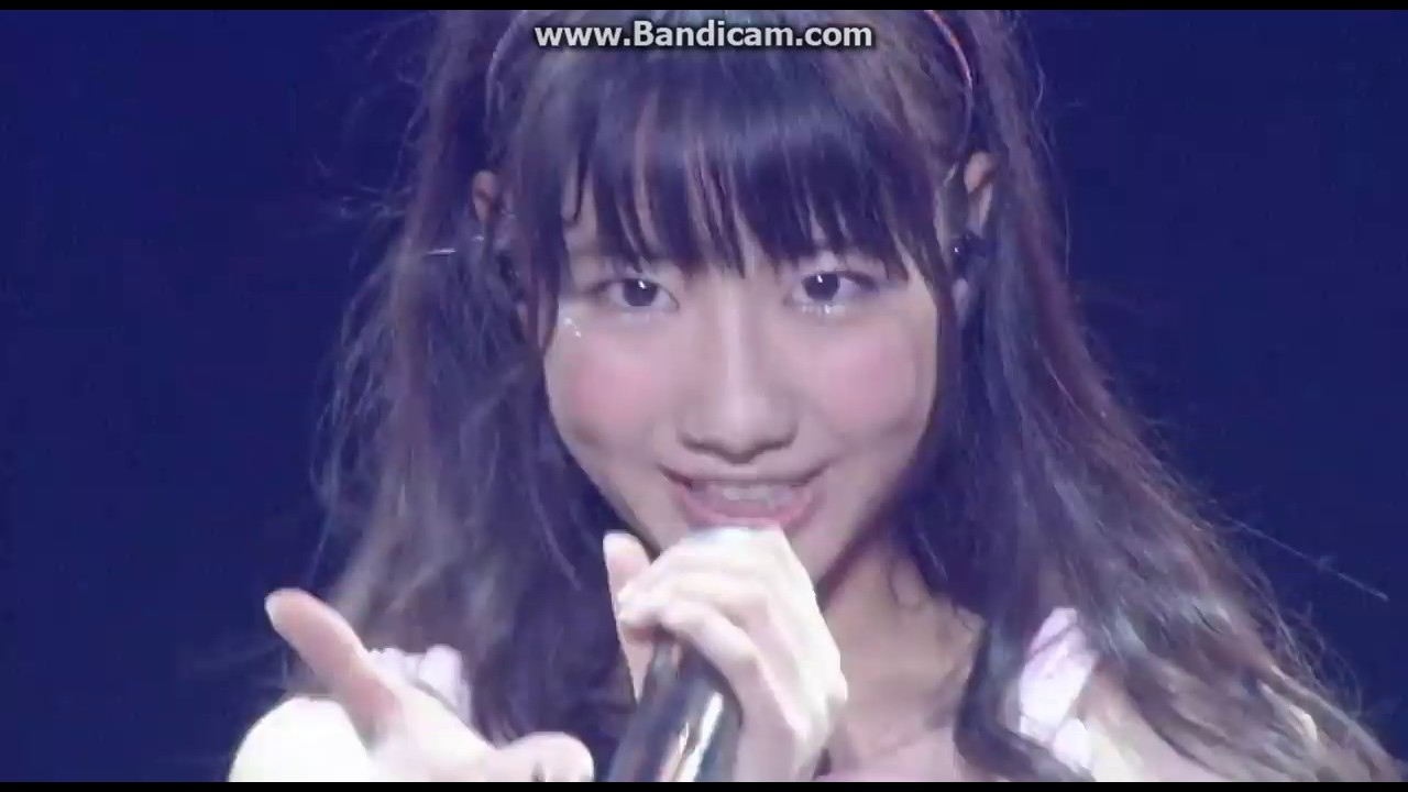 KASHIWAGI YUKI - FLYING GET (SOLO BAND PERFORM)