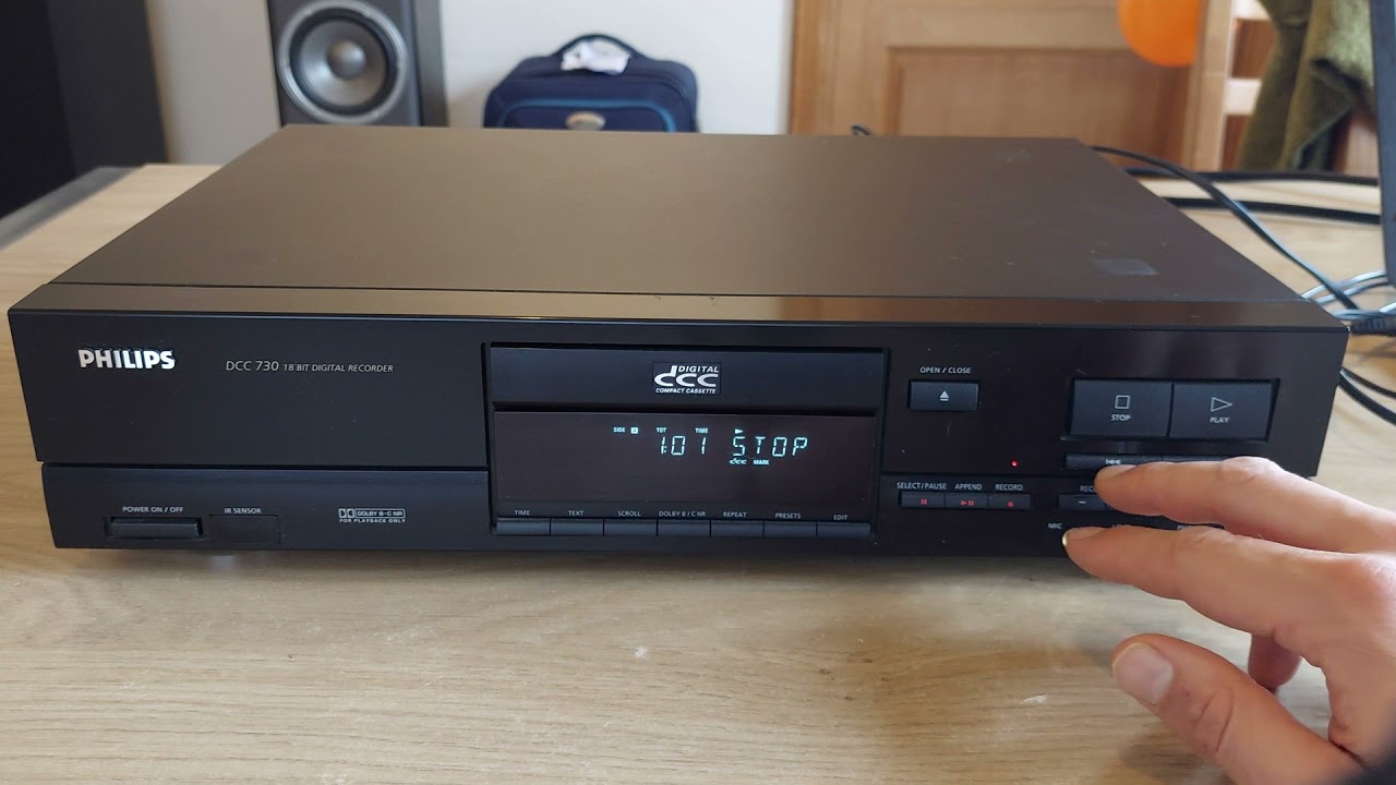 A short recording and playback demonstration with the DCC Digital Compact Cassette format
