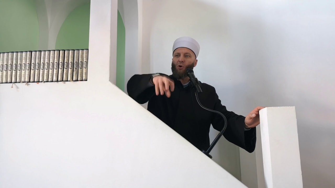 Haris Kalač-Sijelo na kojem se ogovara i prenose tuđe riječi.