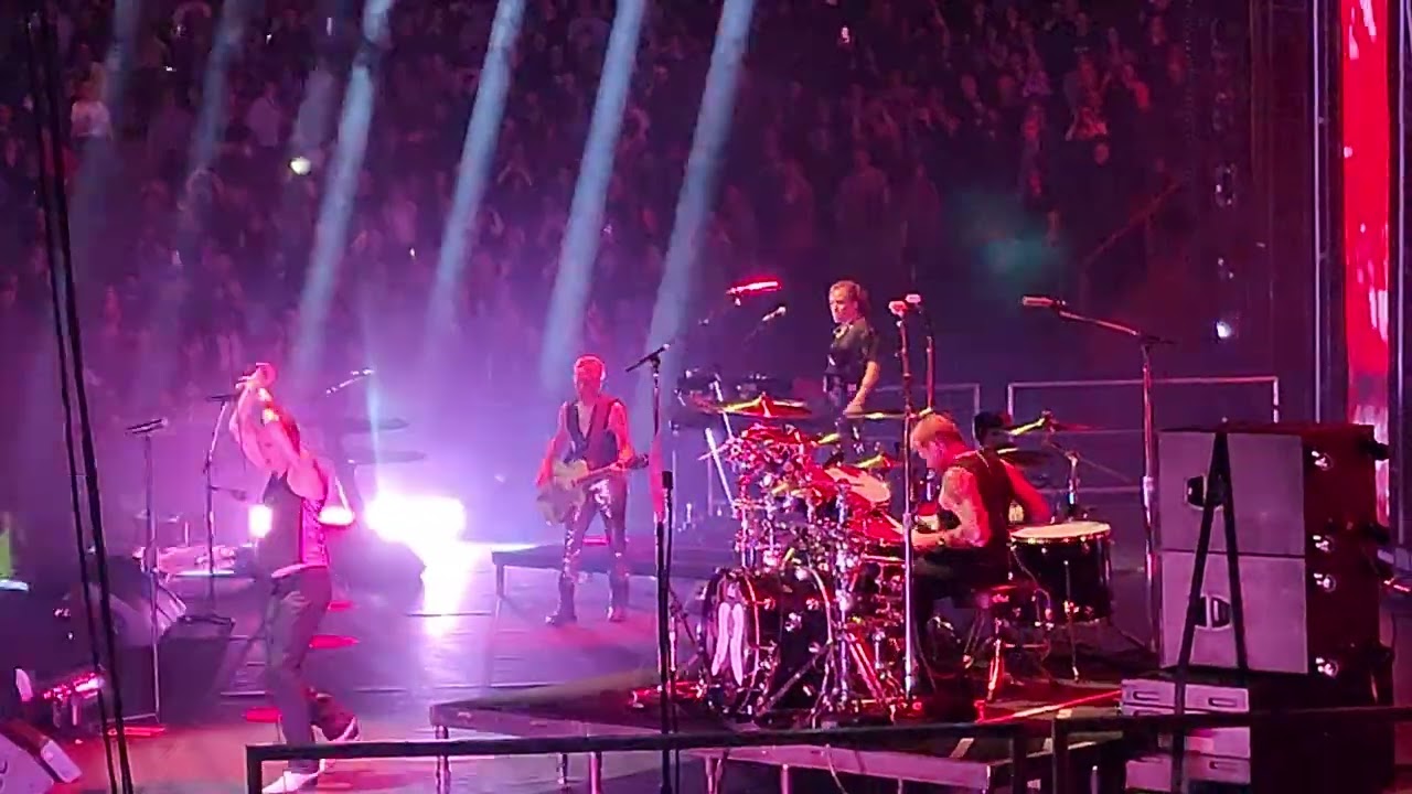 DEPECHE MODE - Personal Jesus (Toronto🇨🇦 April 7, 2023)