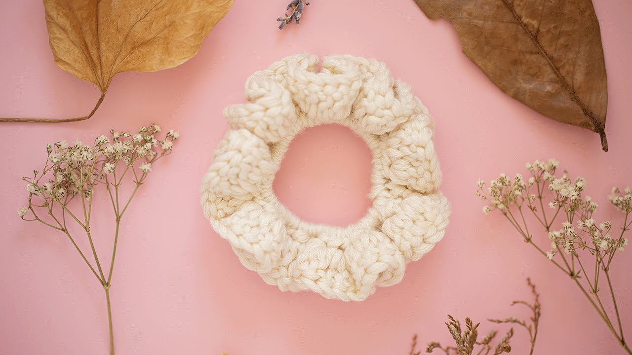 How to make a Crochet Scrunchie | Easy Tutorial by Crochet and Tea