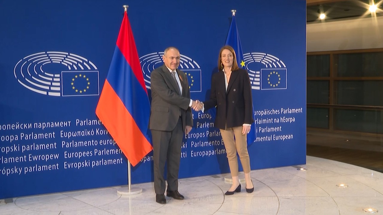 Встреча премьер-министра Никола Пашиняна с председателем Европейского парламента Робертой Меццолой.