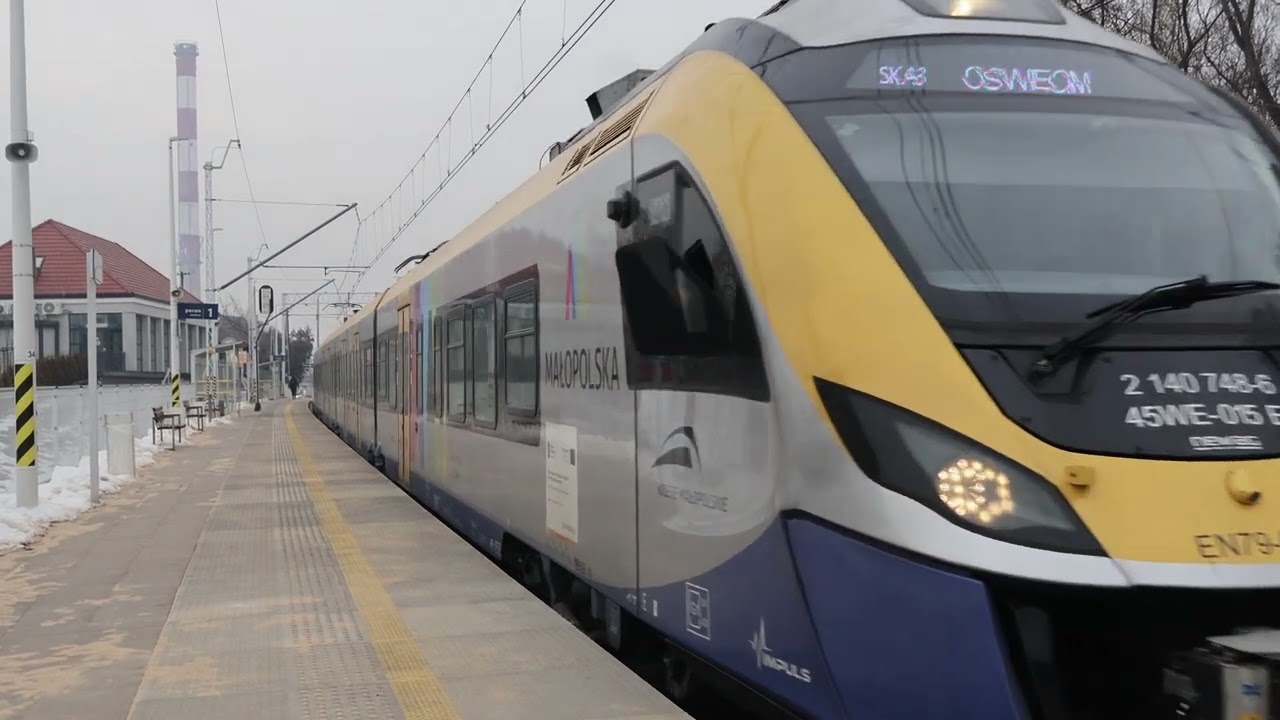 EN79-002 odjeżdża z Chełmka w stronę Oświęcimia 