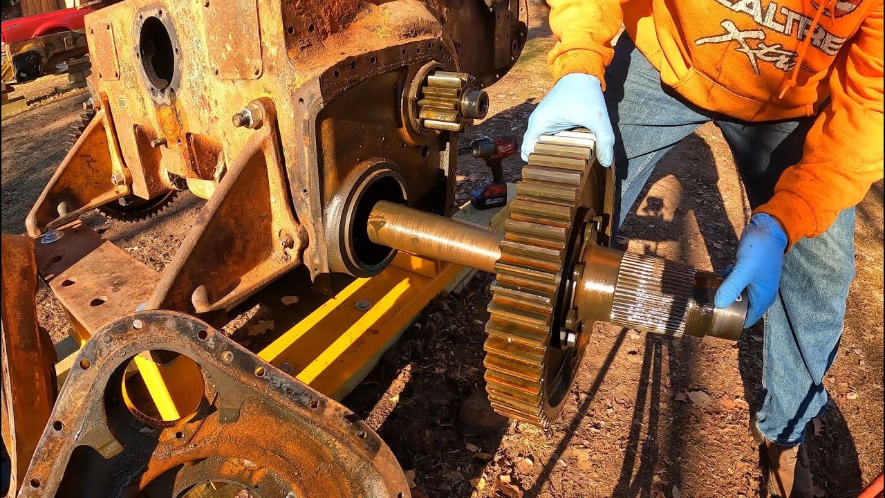 Разборка бортовых редукторов Caterpillar RD-6 и опорожнение корпуса заднего бака — № 2H1768, Эпиз...