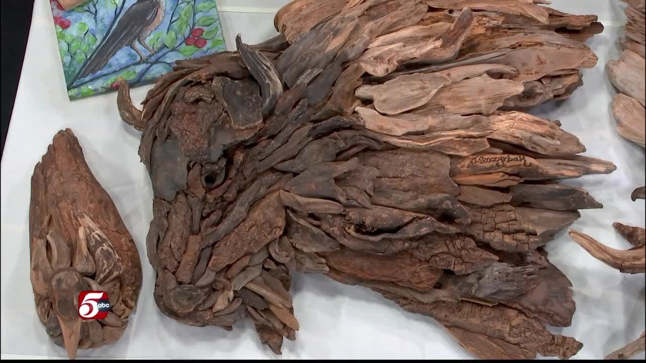Местное искусство из коряг из озера Мус