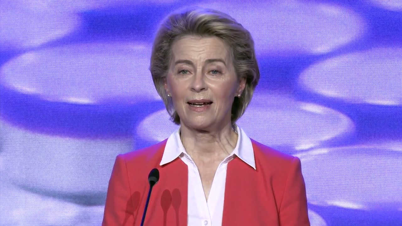 President von der Leyen visits the Pfizer vaccine manufacturing plant