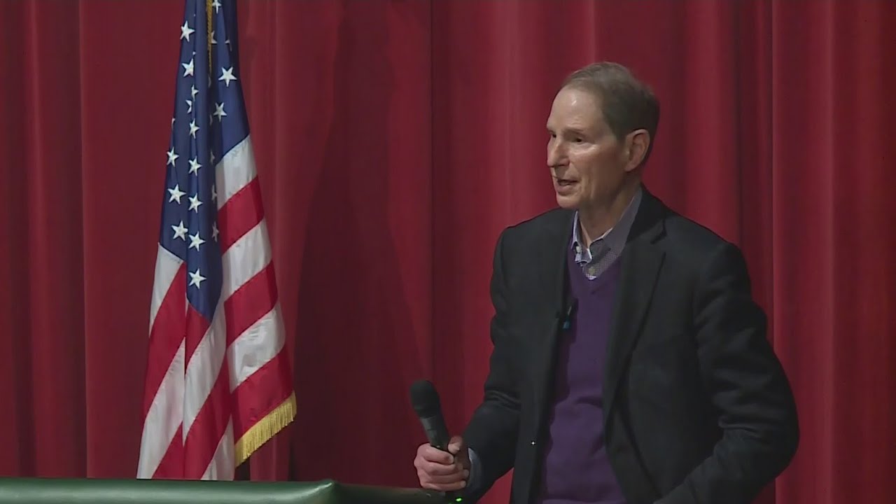 Sen. Ron Wyden full town hall meeting at Ida B. Wells High School