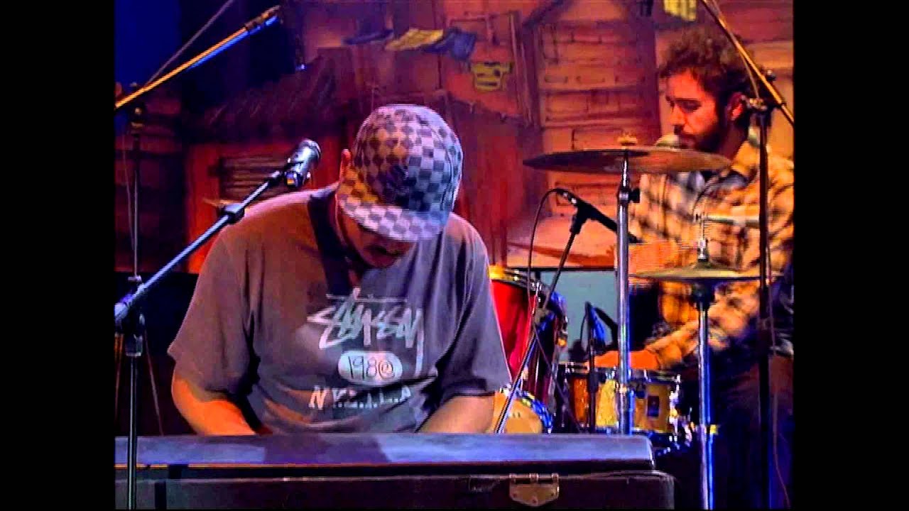 Criolo Não Existe Amor em SP - Manos e Minas 11/06/2011