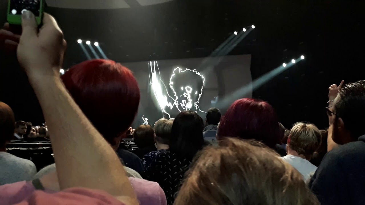 Rose Song (13 Tour, Palais 12)