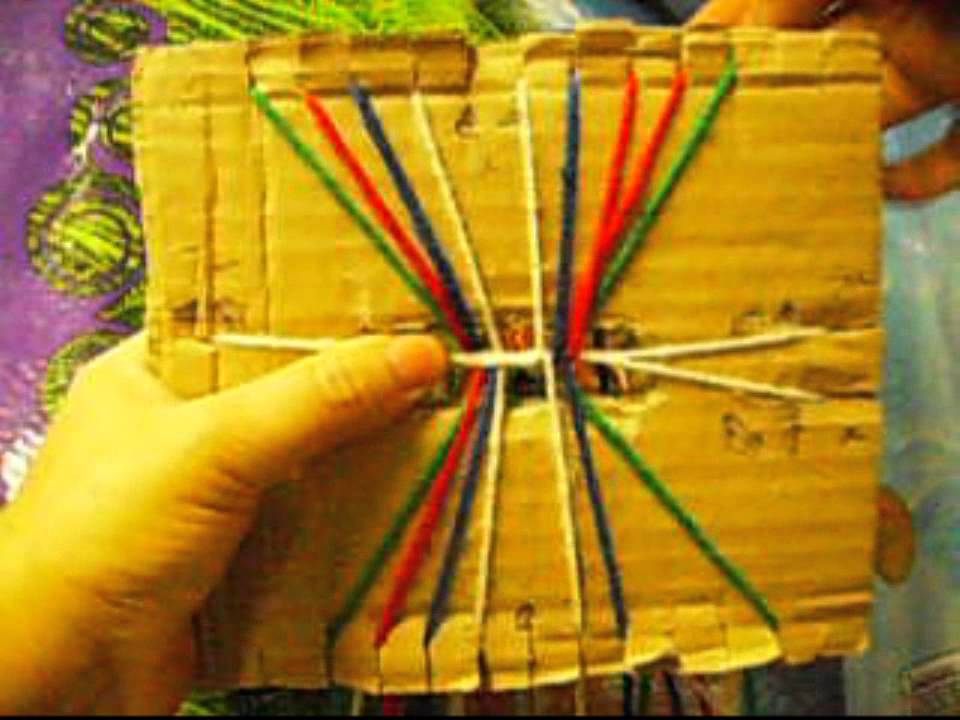 Como yo les muestro a hacer un patron diferente para pulsera de amistad#1