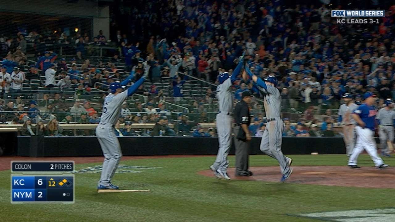 WS2105 Gm5: Royals take lead with five runs in 12th