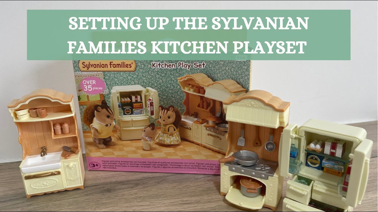 Reviewing + Setting Up The Sylvanian Families Kitchen Playset 🍳 🍴