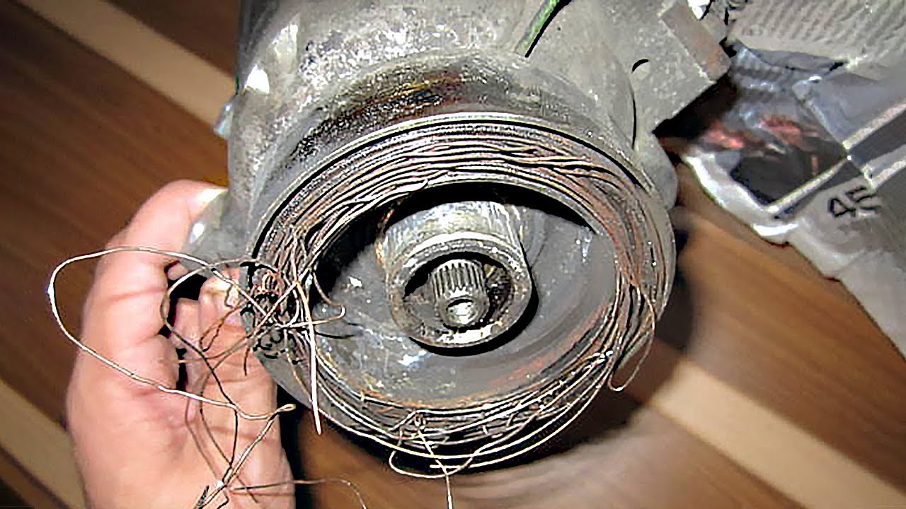 Testing the Electromagnetic Clutch of the Air Conditioner Compressor in a Car