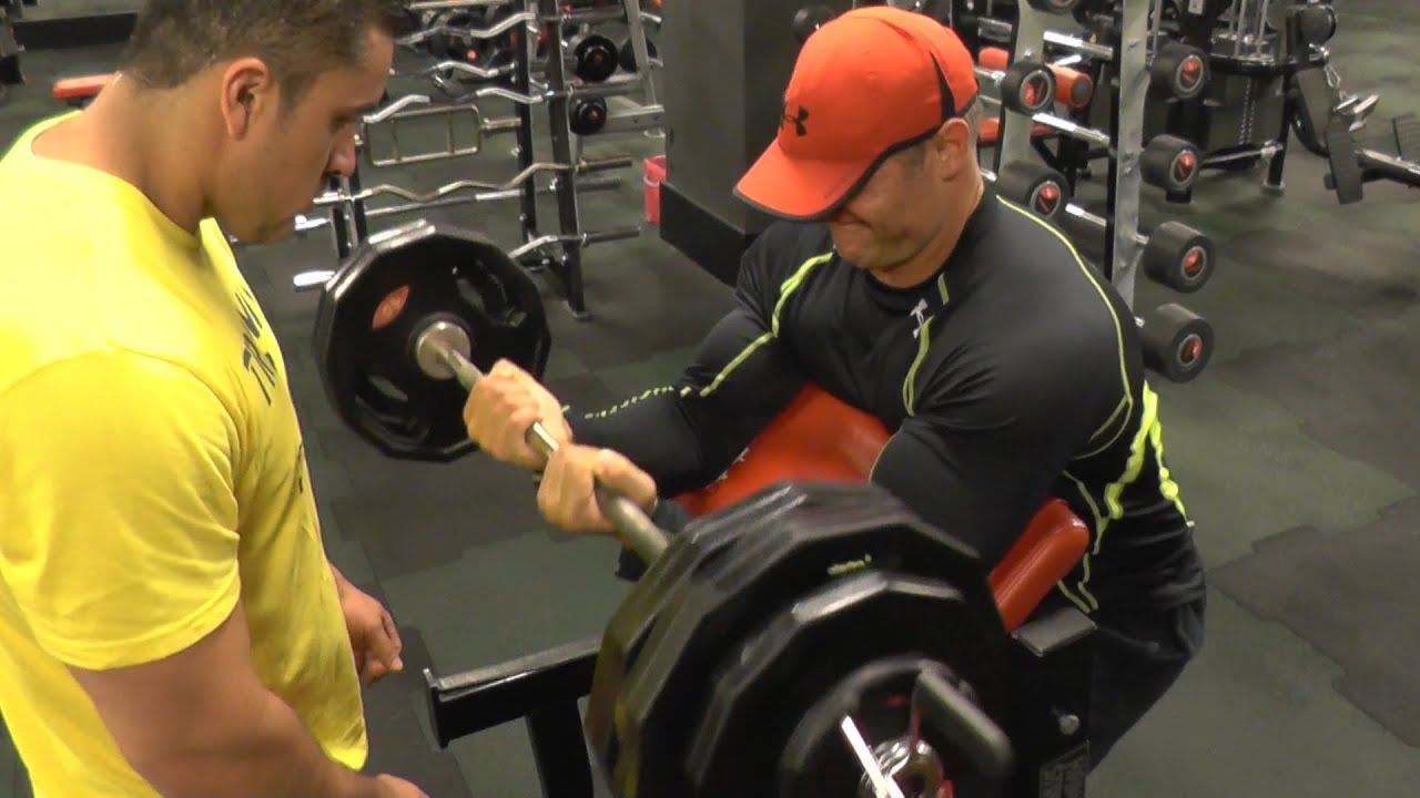 Trénink na biceps - Martin Mester IFBB Mens physique ( jak zvětšit biceps )