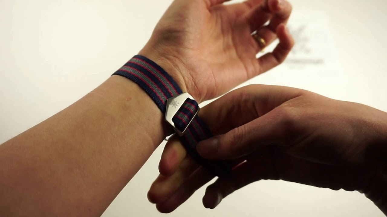 How to fasten the SEAL strap from CheapestNATOStraps.com