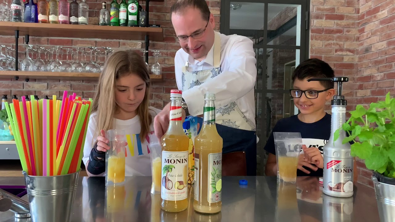 Děti za barem - Monin Piňa Colada