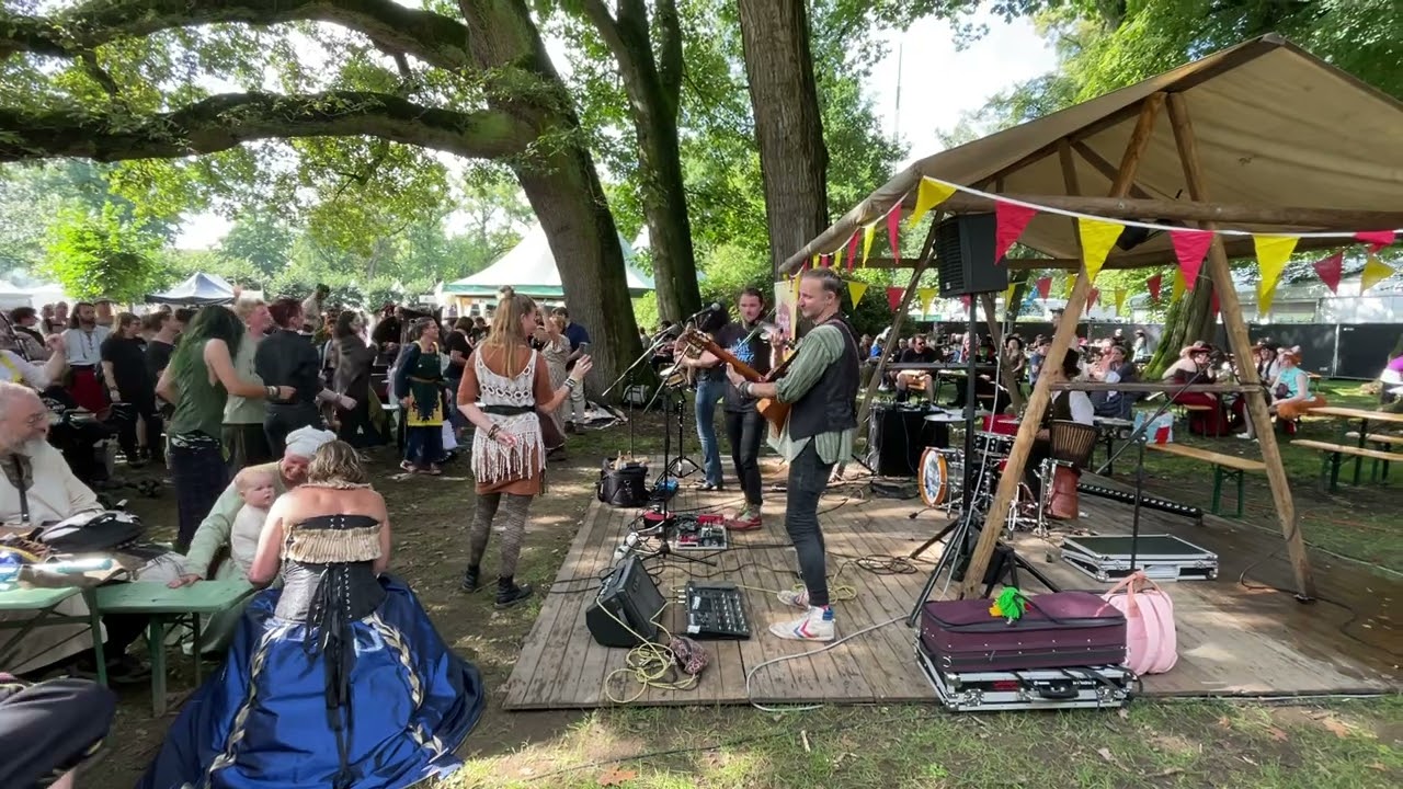 The Trouble Notes at Elfia, Arcen