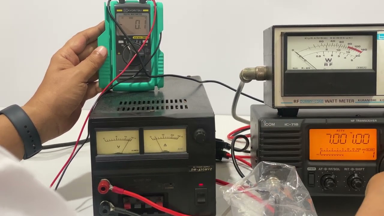 ALINCO DM-130MVZ DC Power Supply 25A