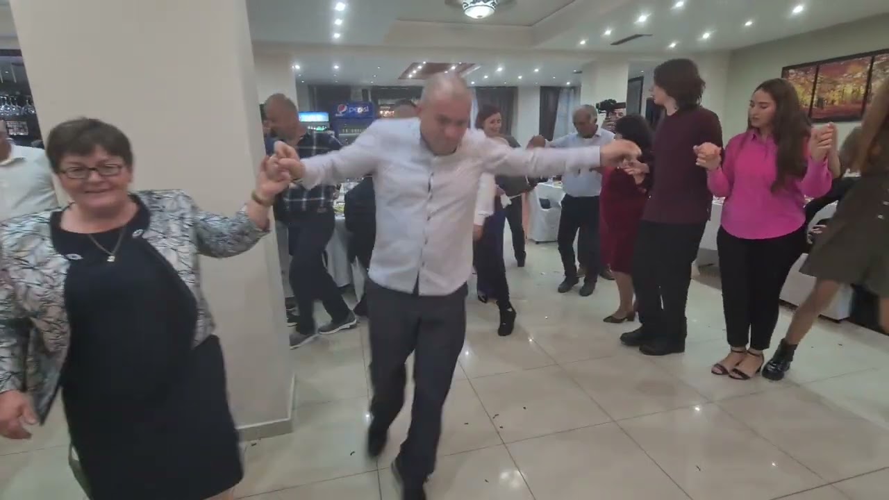 ALEKS MICKA  BARDHI NAKA VALLE TRESHE - LIVE-