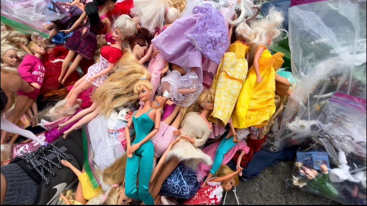 Flea Market Barbie hunt. Buscando Barbies en el Tianguis