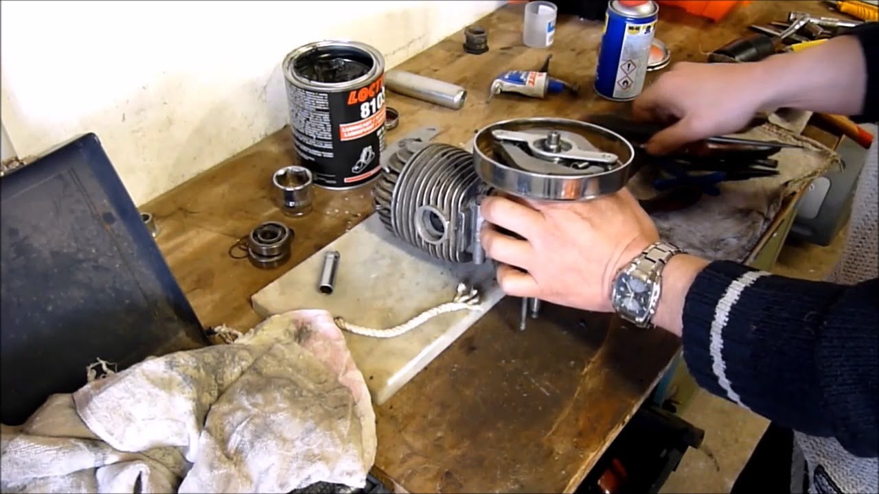 MOTEUR MOTOBECANE  AV7  montage embrayage