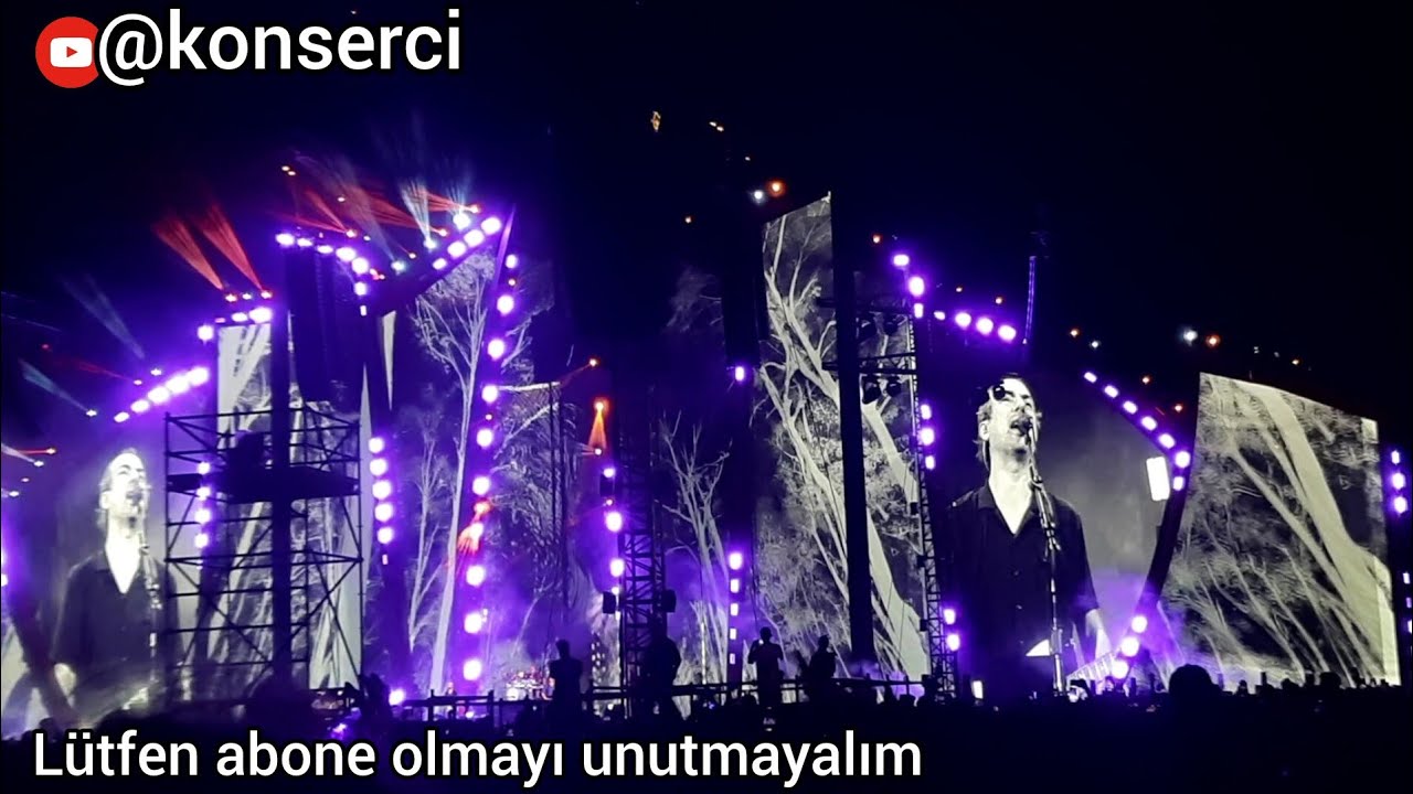 Mor Ve Ötesi İstanbul Festivalinde Hayranlarına Unutulmaz Bir Konser Yaşattı