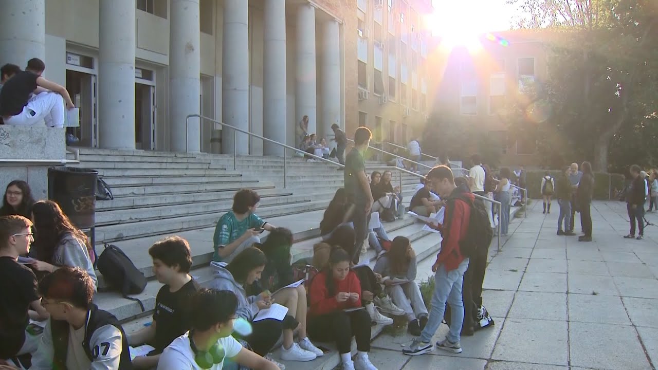 Nervios en el arranque de la EvAU en Madrid: 