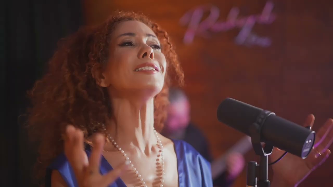 Bir Dua Gibi - Melek Erdil ft. Amor Latino