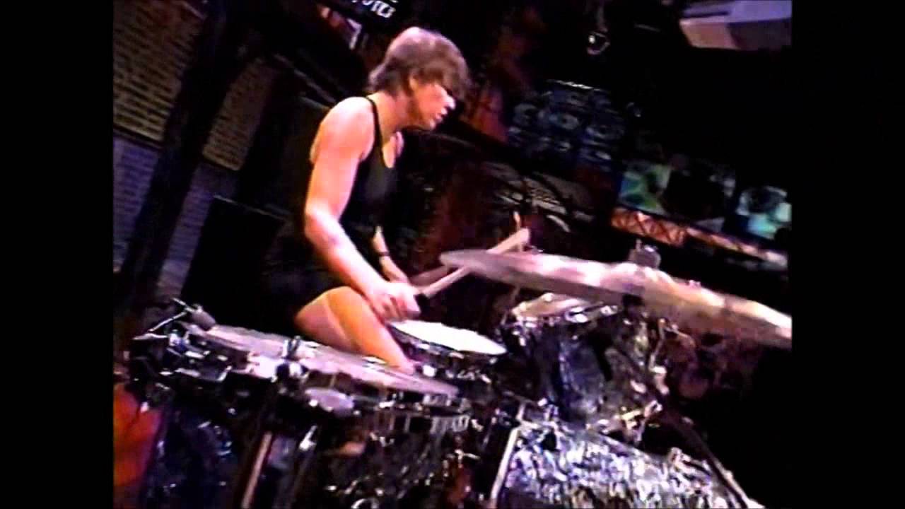 Babes In Toyland - Sweet '69  (Live in MTV's Studio 1995)