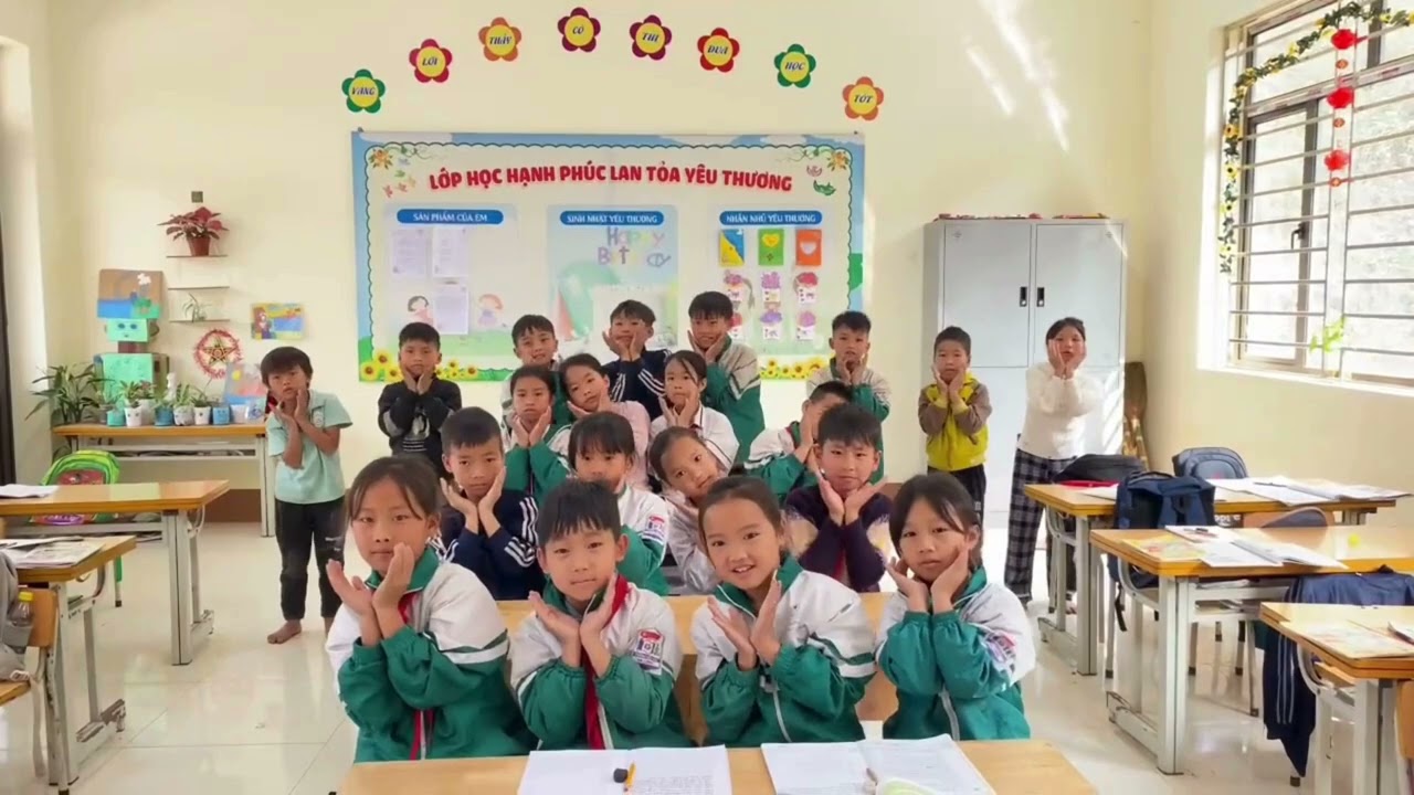 TRƯỜNG TIỂU HỌC SA LUNG - XÃ QUANG SƠN CHÀO MỪNG 8 - 3