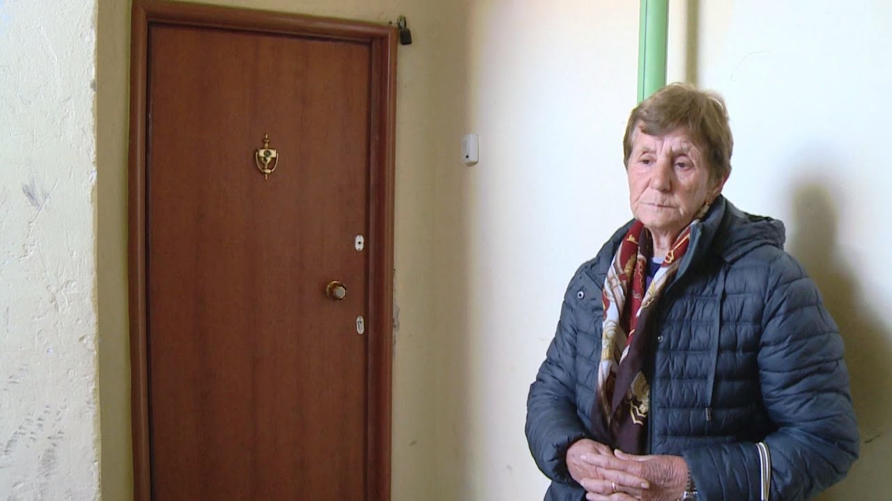 Nëna denoncon vajzën: Më nxori nga shtëpia! Noteri nuk verifikoi një deklaratë ... - Fiks Fare