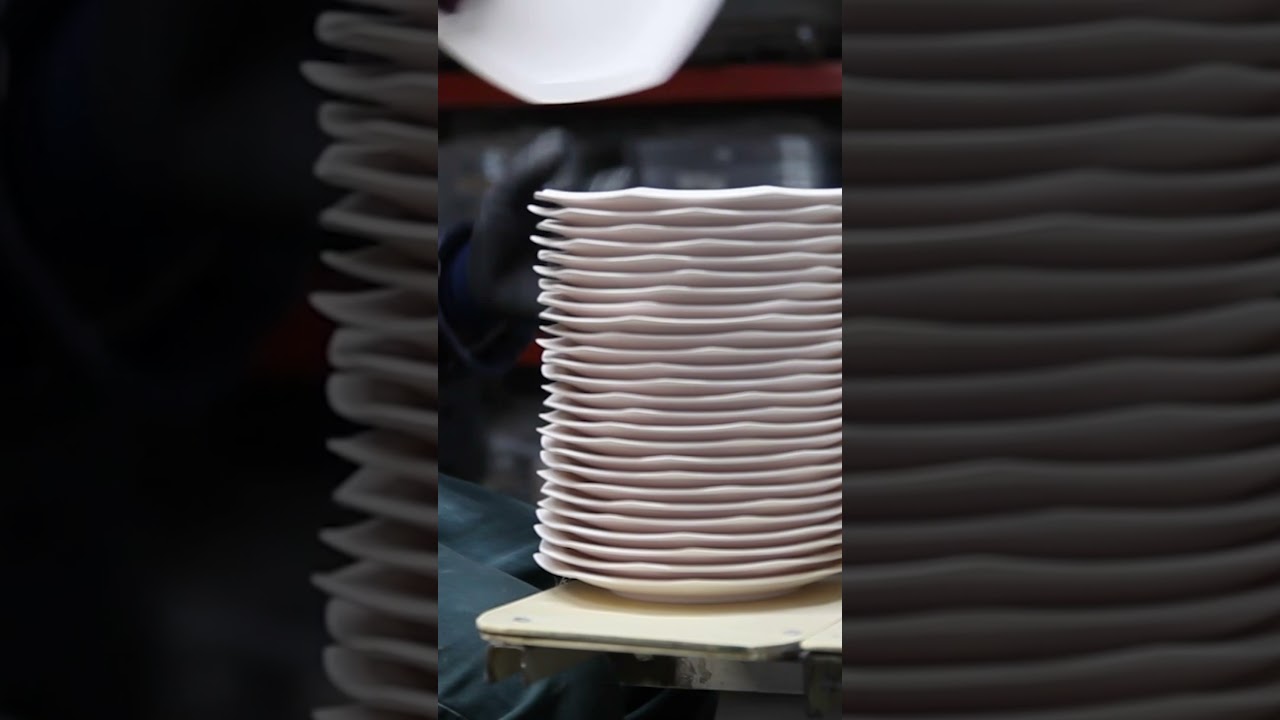 La création d'une assiette en porcelaine française OGRE La Fabrique