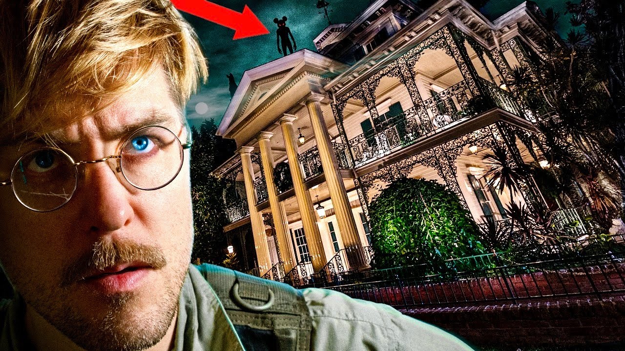 Overnight in DISNEY&rsquo;S HAUNTED MANSION! (ALONE)