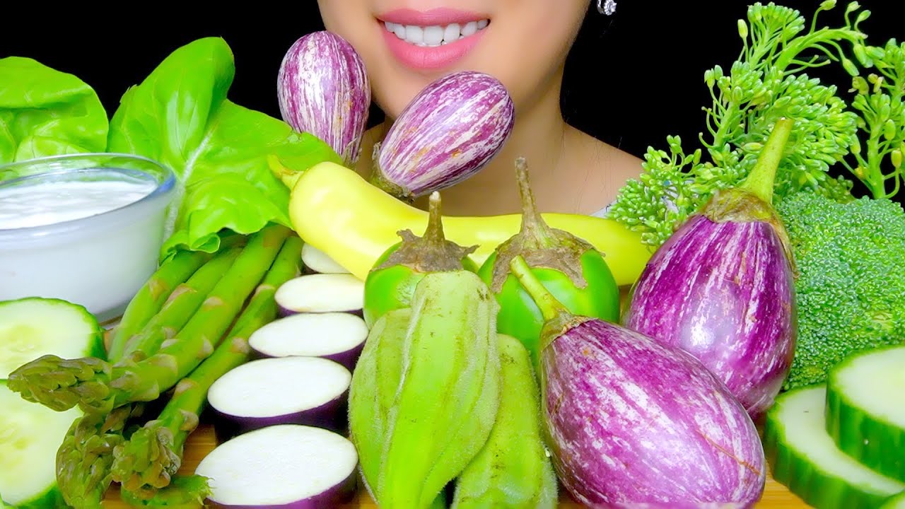 RAW VEGGIES PLATTER (EGGPLANT, ASPARAGUS, OKRA) | SATISFYING CRUNCHY SOUNDS | TracyN ASMR