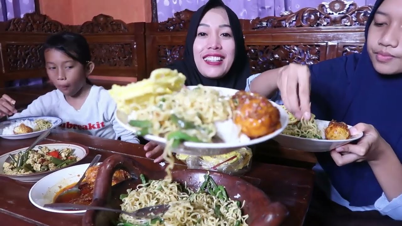 LAGI ENAK ENAK MAKAN TIBA TIBA !!! ADA TEBAKAN LUCU 🐔