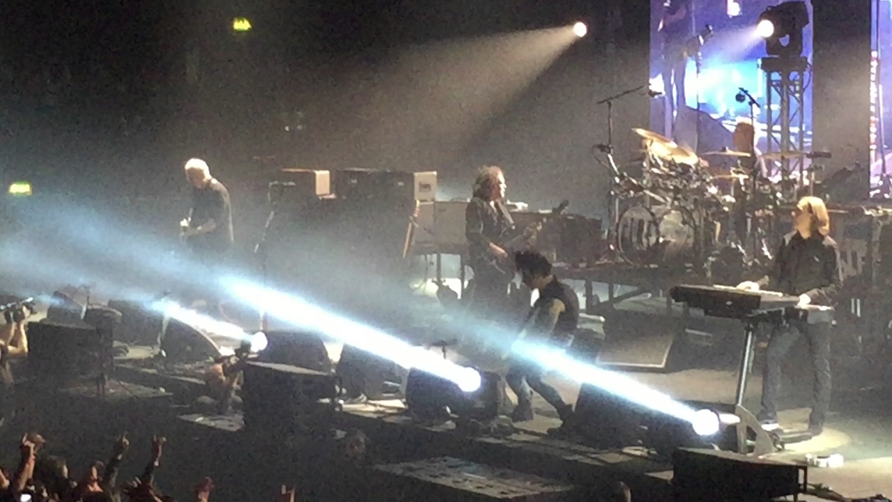 The Cure - Wembley - 03.12.16 - 10.15 Saturday Night