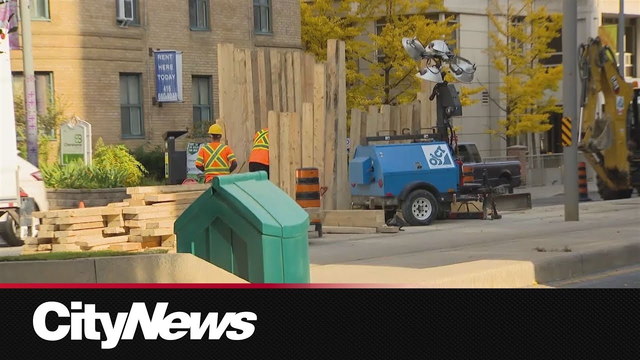 Sinkhole on St. Clair Avenue West disrupting streetcar service