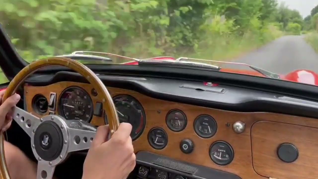 Triumph TR250 - 1968 Benzin.fr