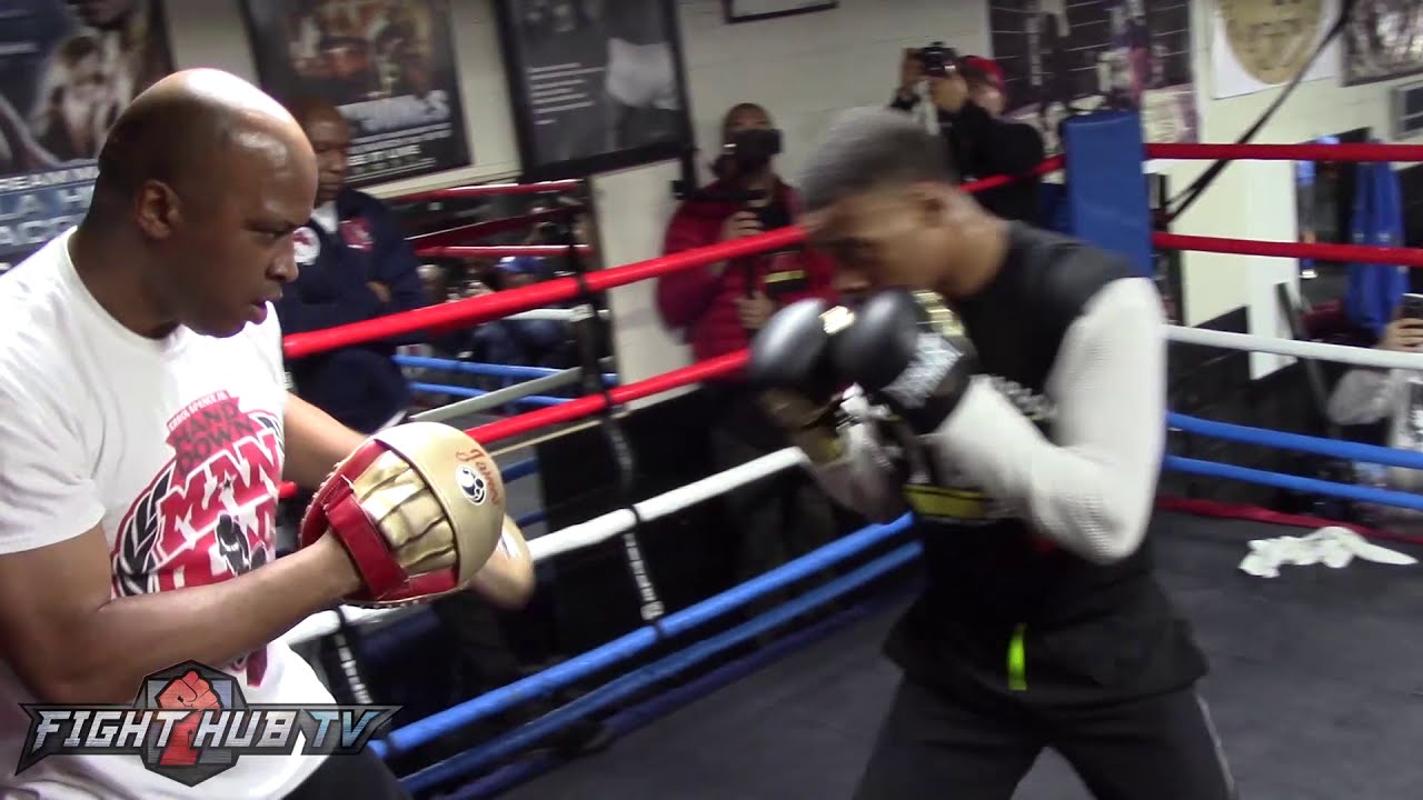 Errol Spence Jr Shows Supreme Accuracy & Beautiful Technique on the mitts during Peterson workout