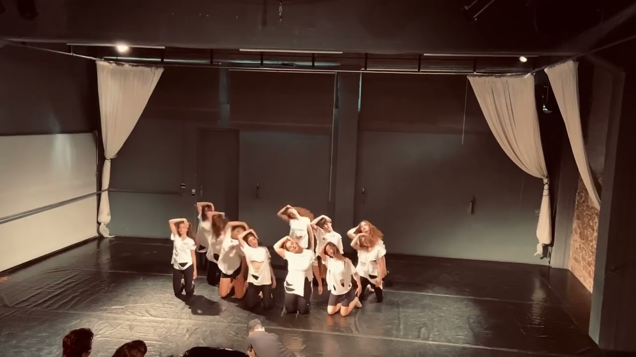 Contemporary Teens (The Cranberries - Zombie)