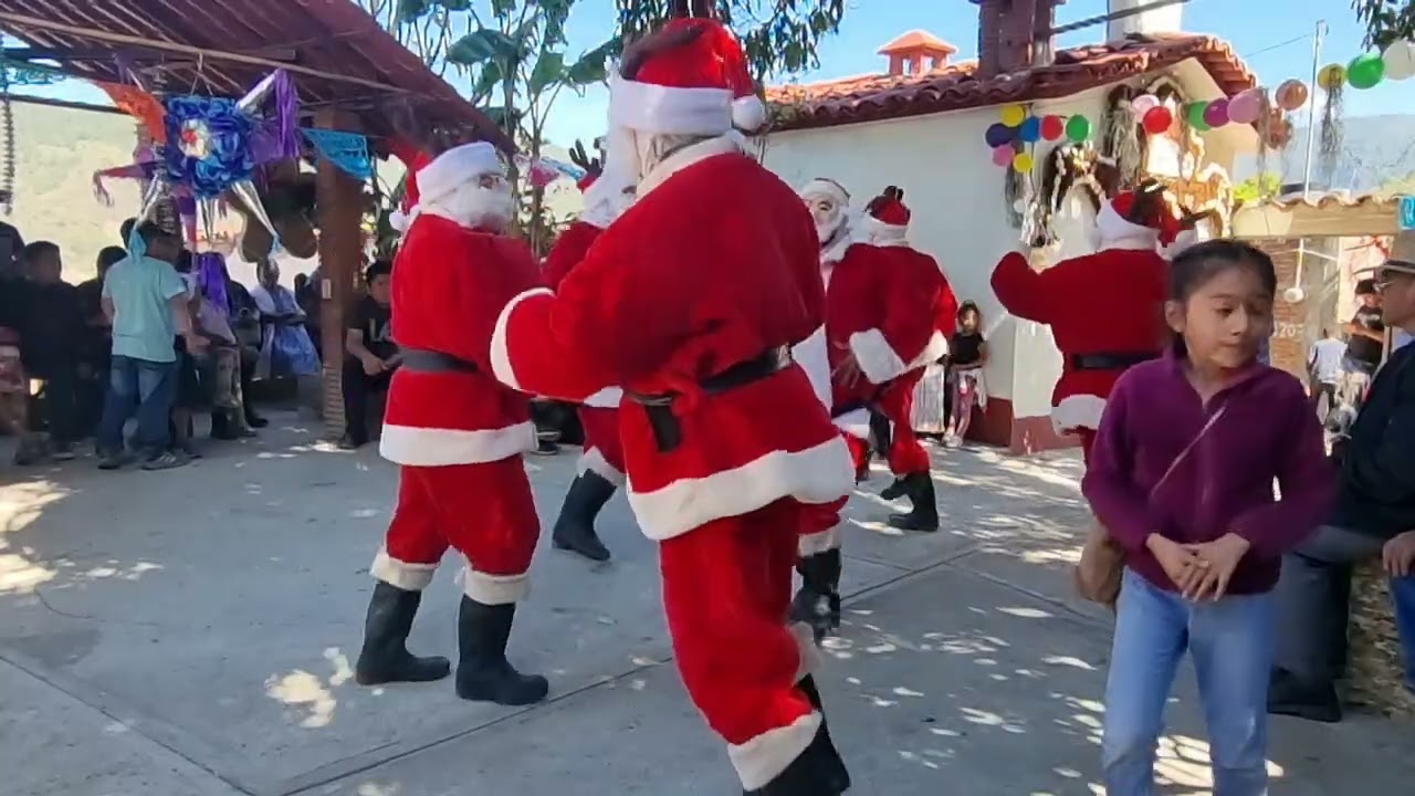 DANZA DE SANTA CLAUS EN EL NACIMIENTO DEL NIÑO DIOS EN VILLA HIDALGO YALALAG 2023