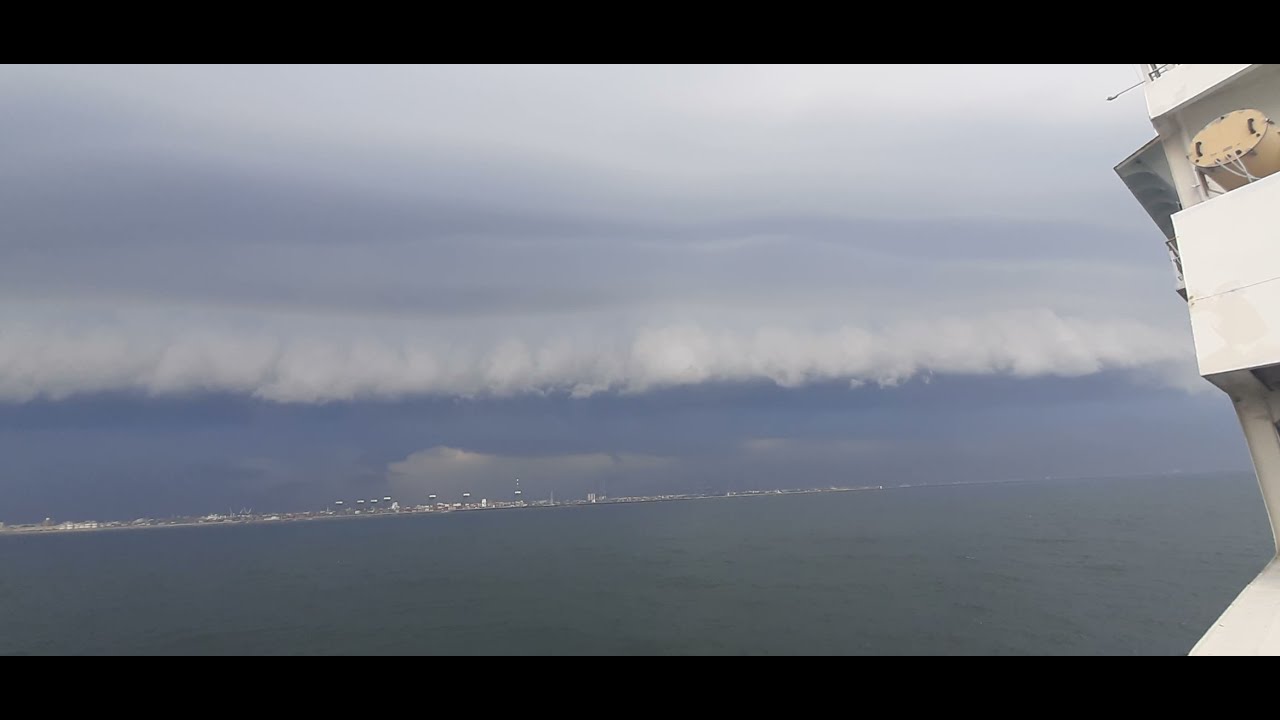 Cloud wall | Clouds over the city #clouds #cloudwaveindia #cloudminingtrx #cloudrap