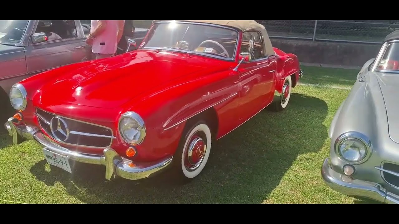 Mercedes de varias decadas: Pagoda, 190SL, SLS  y varios Mini Coopers en Expo Automoviles del Mundo