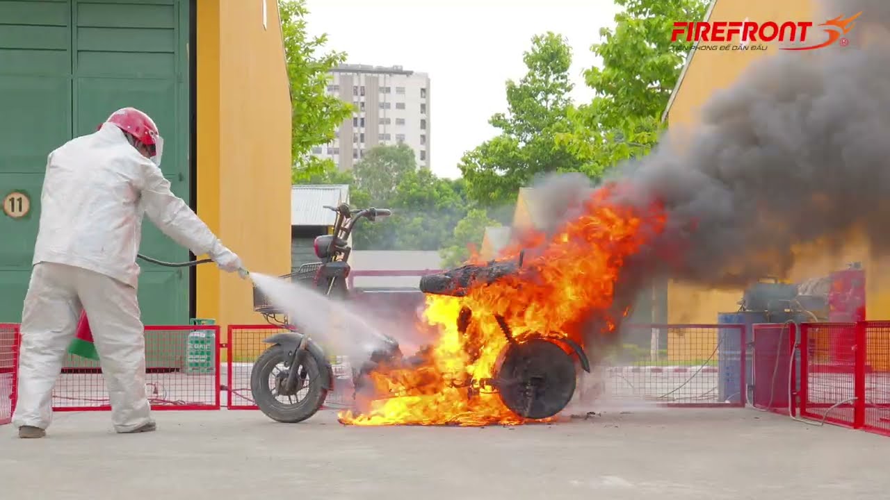 Bình chữa cháy đa năng gốc nước Hafico LITHI/WB | Thực nghiệm tính đa nhiệm - đa năng của sản phẩm