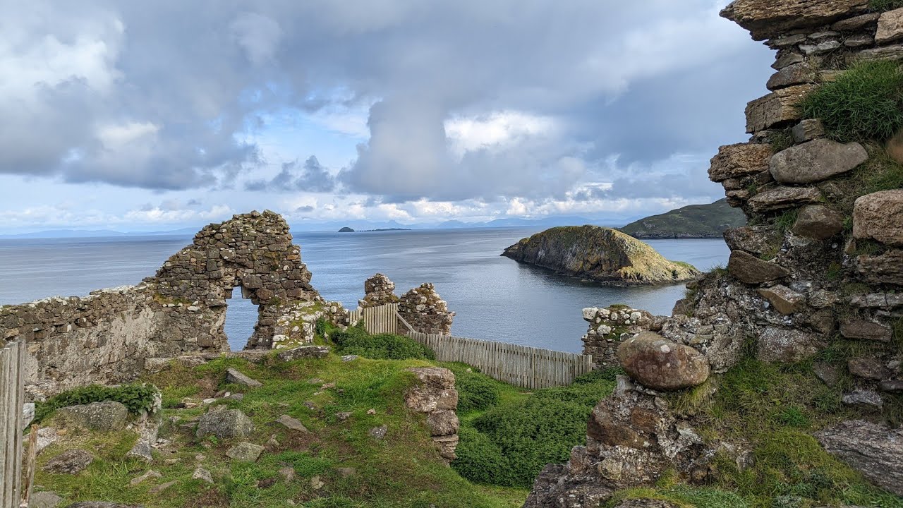 Duntulm Castle - Idyllic Scottish Castle Remains